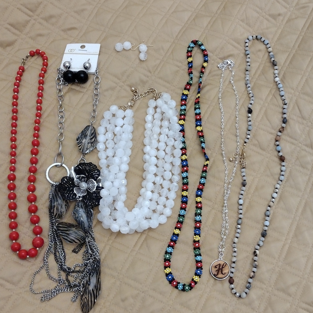 Elegant Multi-Color Beaded Chains Necklace Set